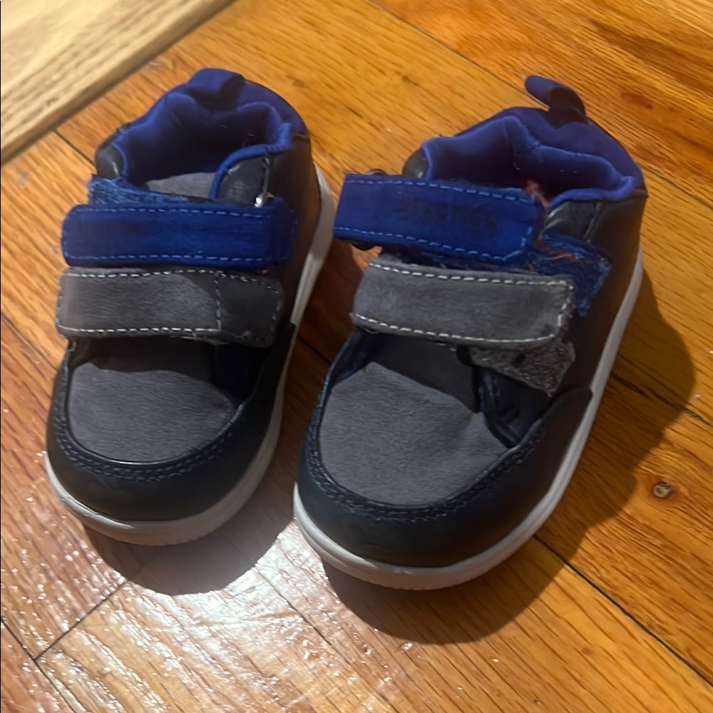Kenneth Cole Reaction Blue and Gray Sneakers with Velcro Straps